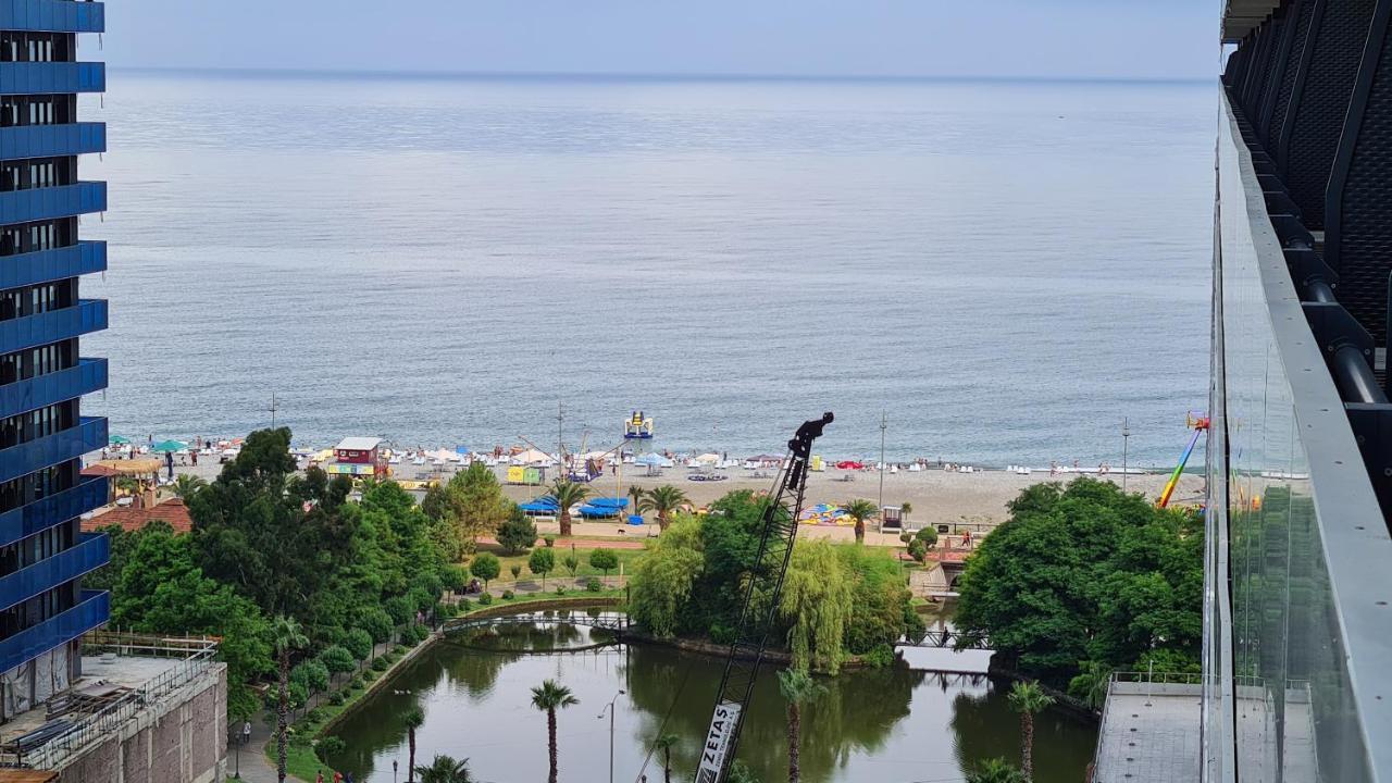 Deluxe Hotel Room In The Heart Of Batumi Orbi City A Block Екстер'єр фото
